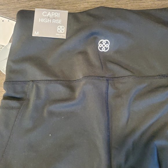 Daisy Fuentes workout capris bottoms - Picture 4 of 5